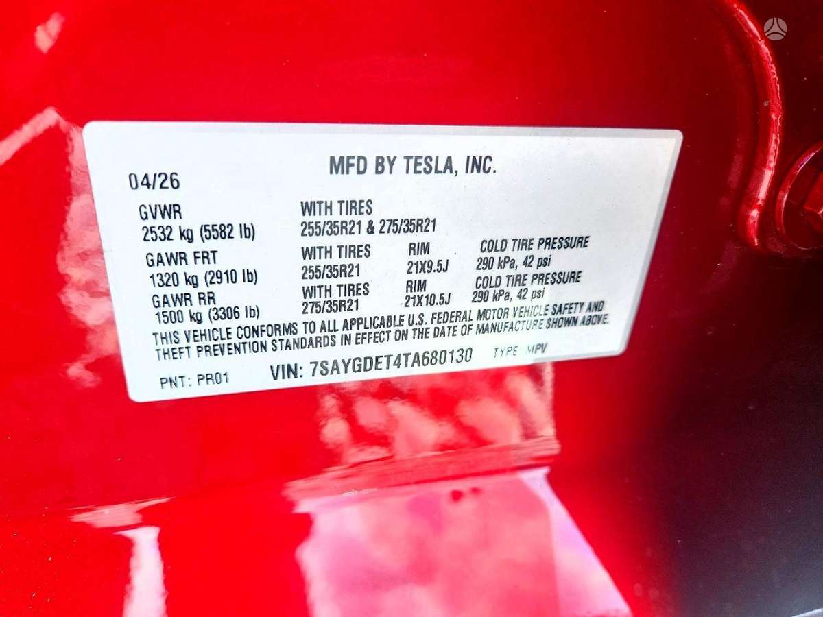 Tesla Model Y, visureigis / krosoveris