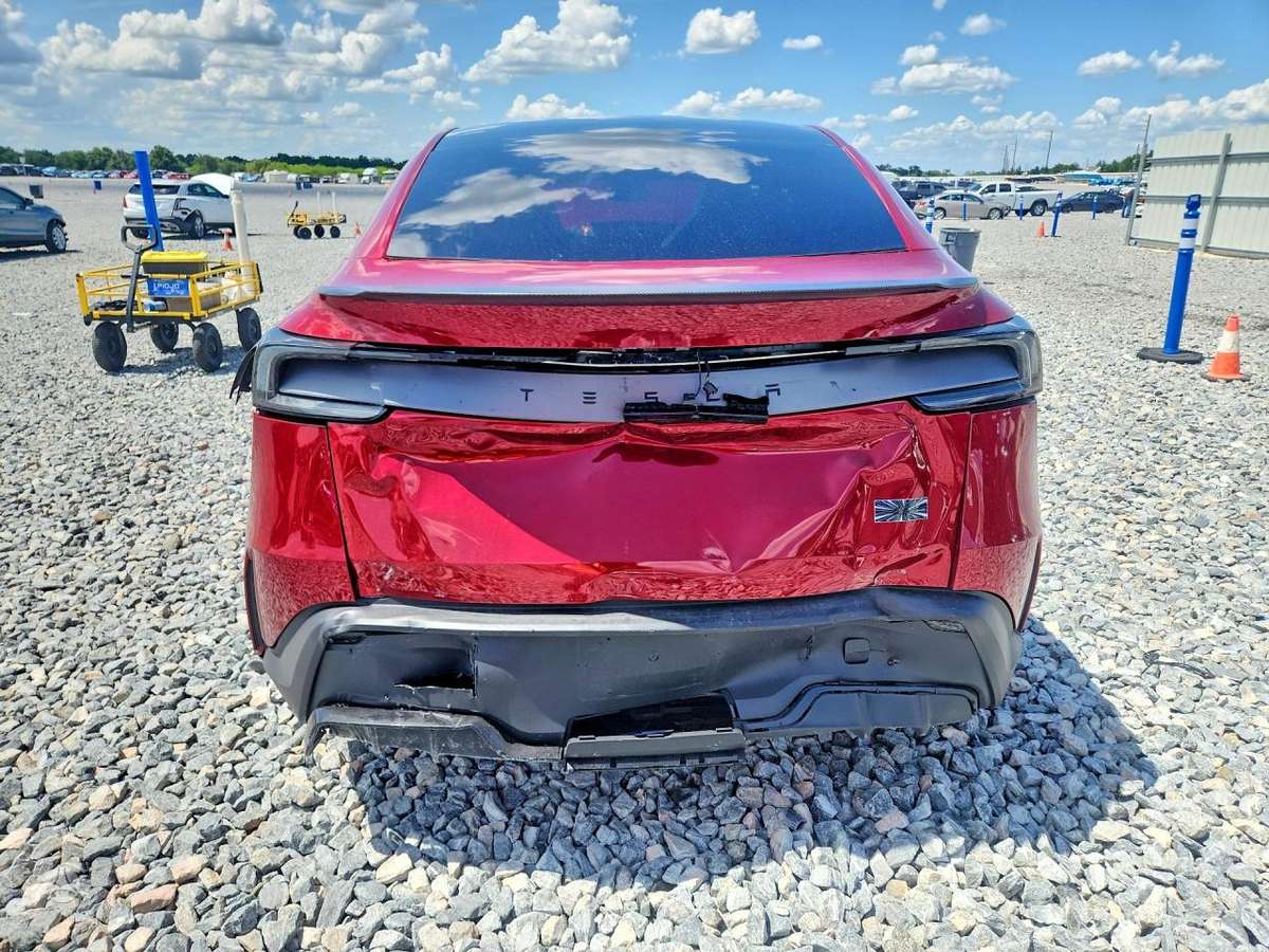 Tesla Model Y, Внедорожник / Кроссовер