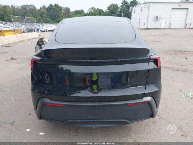 Tesla Model Y, Внедорожник / Кроссовер