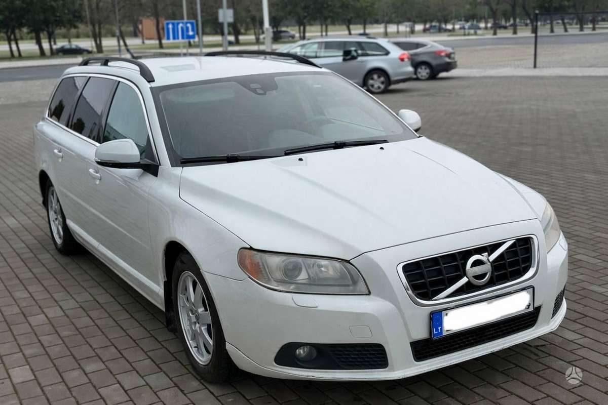 Volvo V70, Универсал