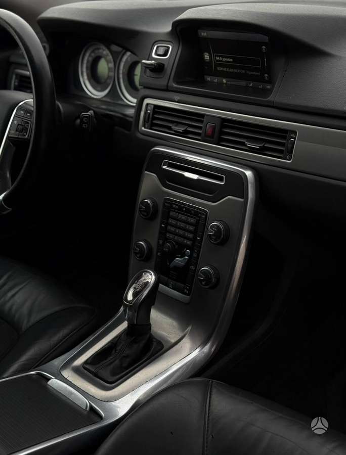 Volvo V70, universalas