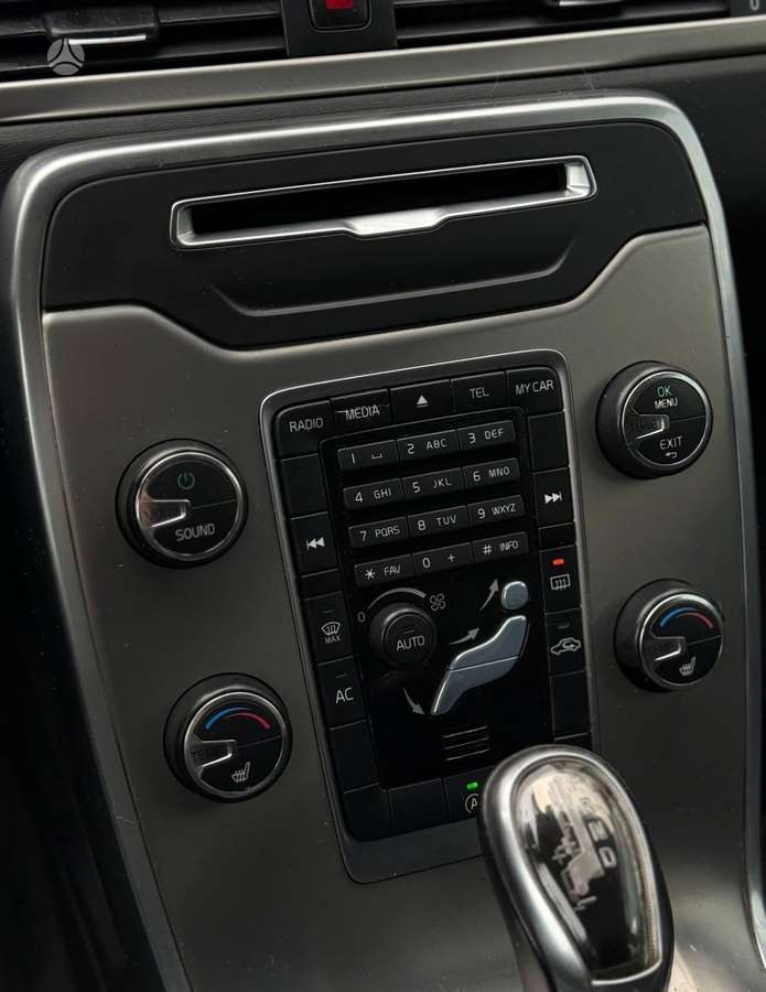 Volvo V70, universalas