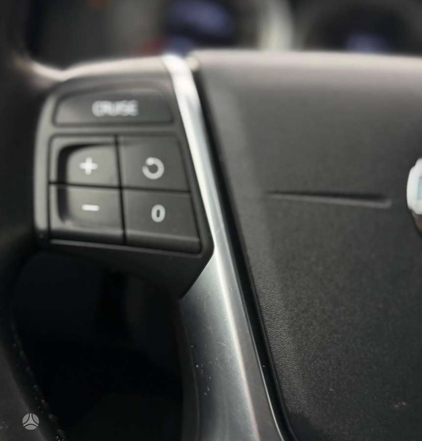 Volvo V70, Универсал