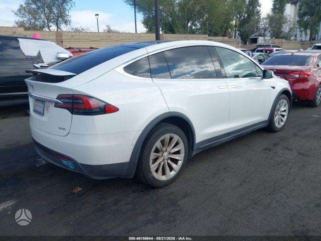 Tesla Model X, visureigis / krosoveris