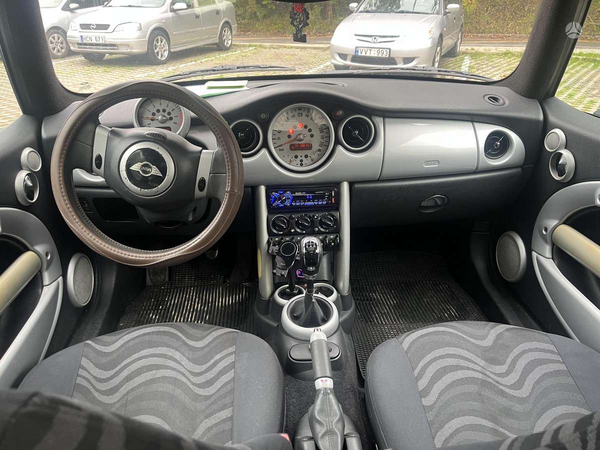 Mini Cooper, 1.6 l., hatchback