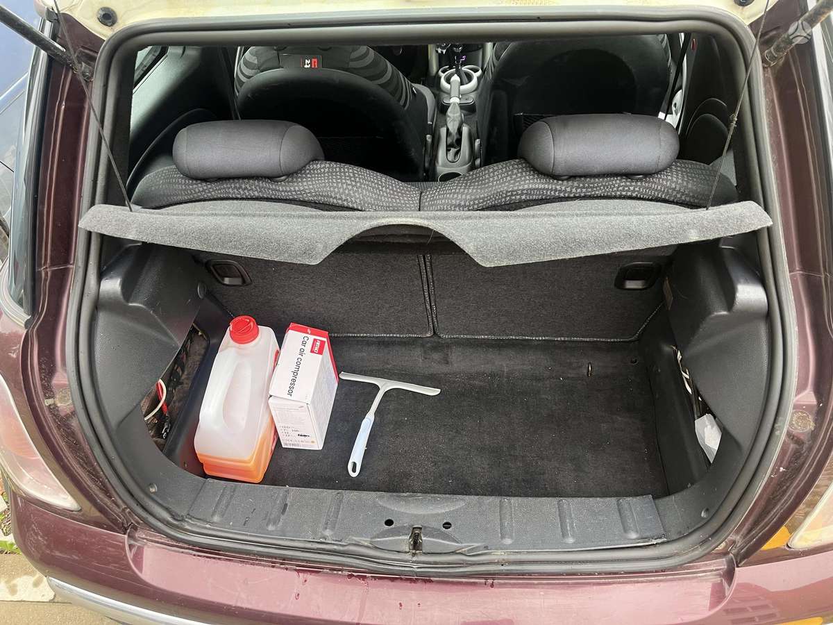 Mini Cooper, 1.6 l., hatchback
