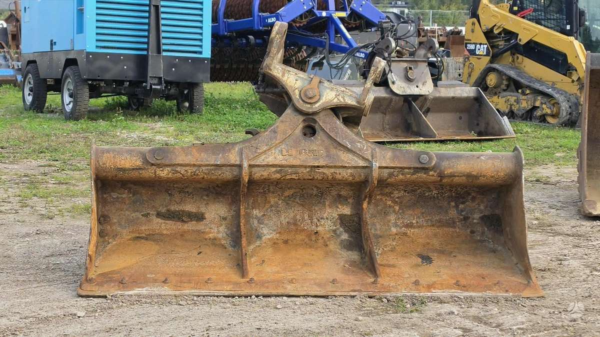 Liebherr SW48, 2200mm, kaušai
