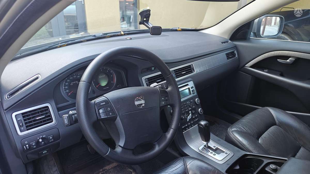 Volvo XC70, 2.4 l., wagon