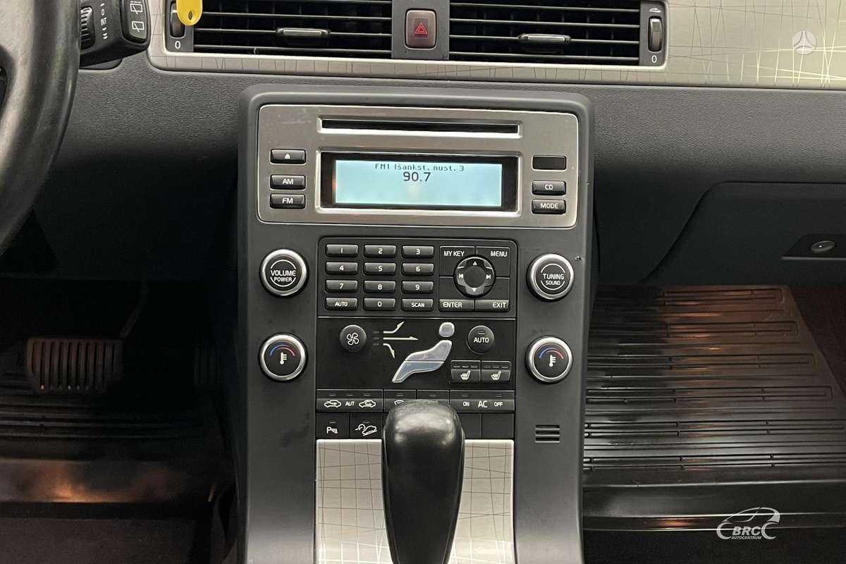 Volvo XC70, 2.4 l., wagon