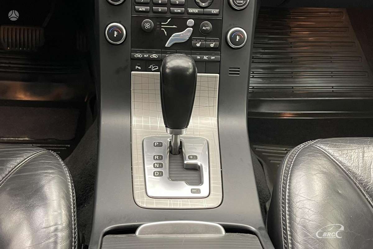 Volvo XC70, 2.4 l., wagon