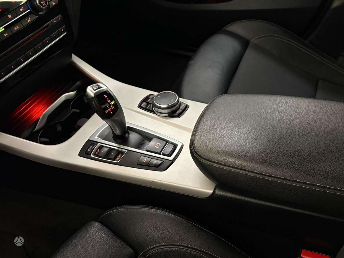 BMW X4, 2.0 l., off-road / crossover