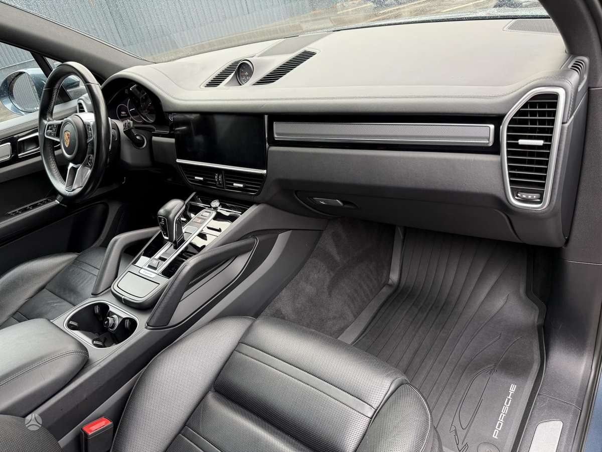 Porsche Cayenne, 2.9 l., off-road / crossover