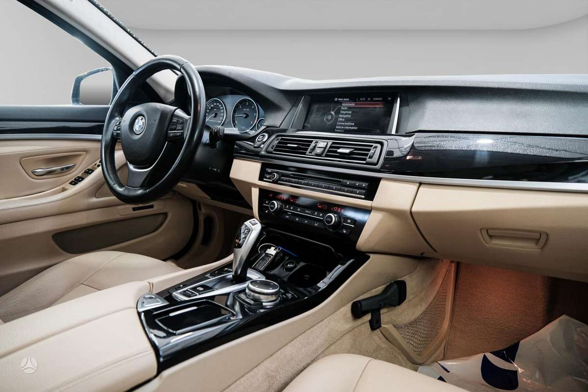 BMW 520, 2.0 l., Седан
