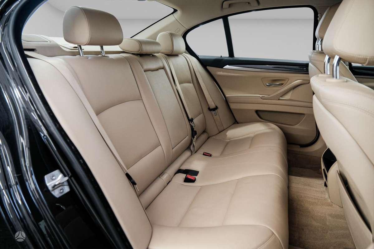 BMW 520, 2.0 l., Седан