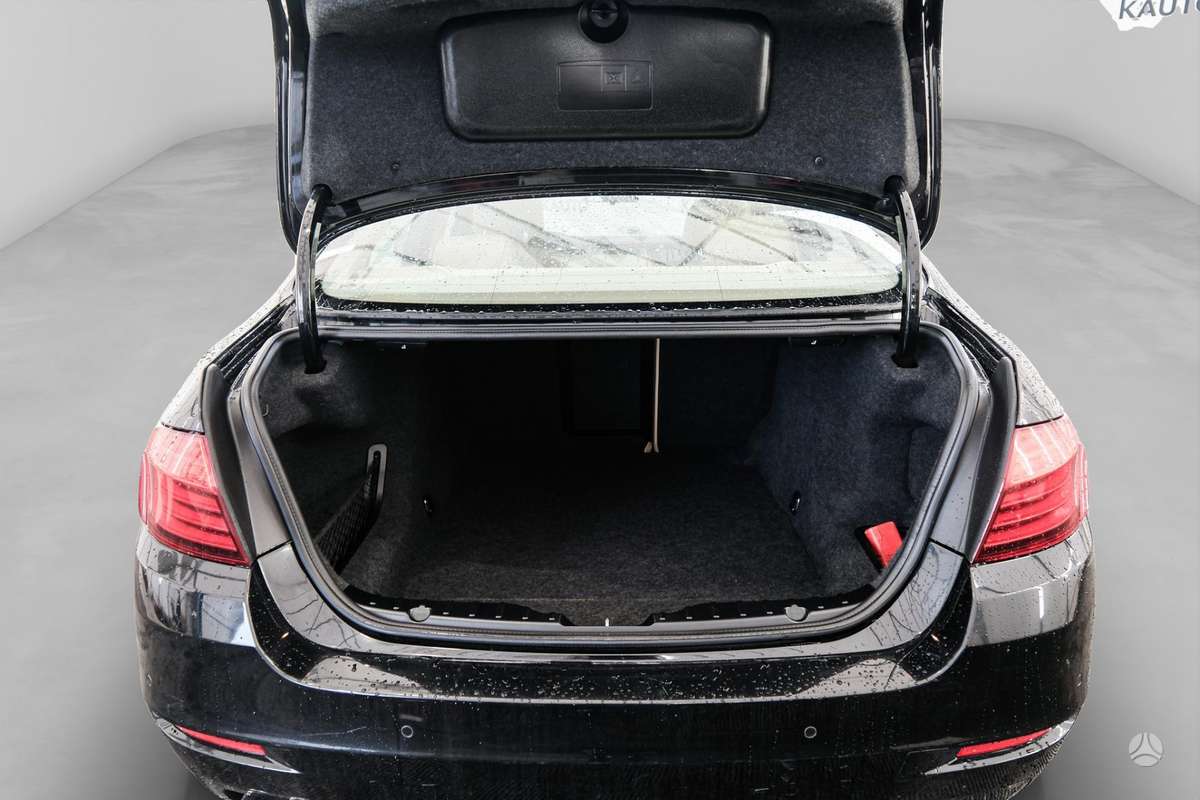 BMW 520, 2.0 l., Седан
