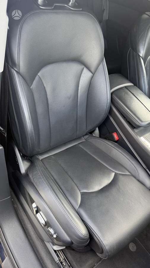 Audi Q7, 3.0 l., off-road / crossover