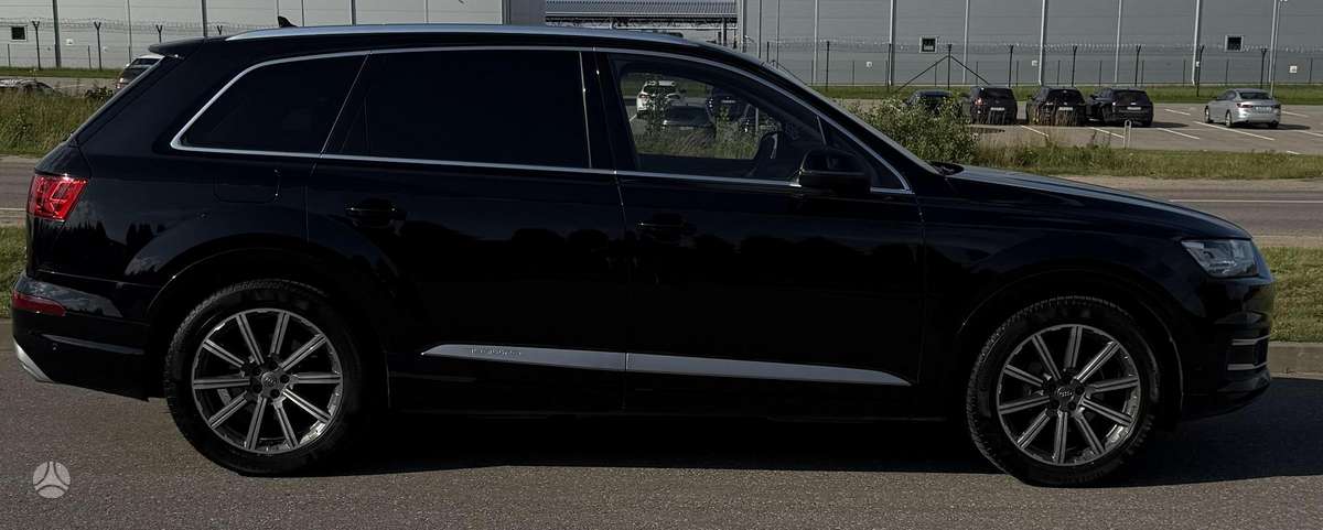 Audi Q7, 3.0 l., off-road / crossover