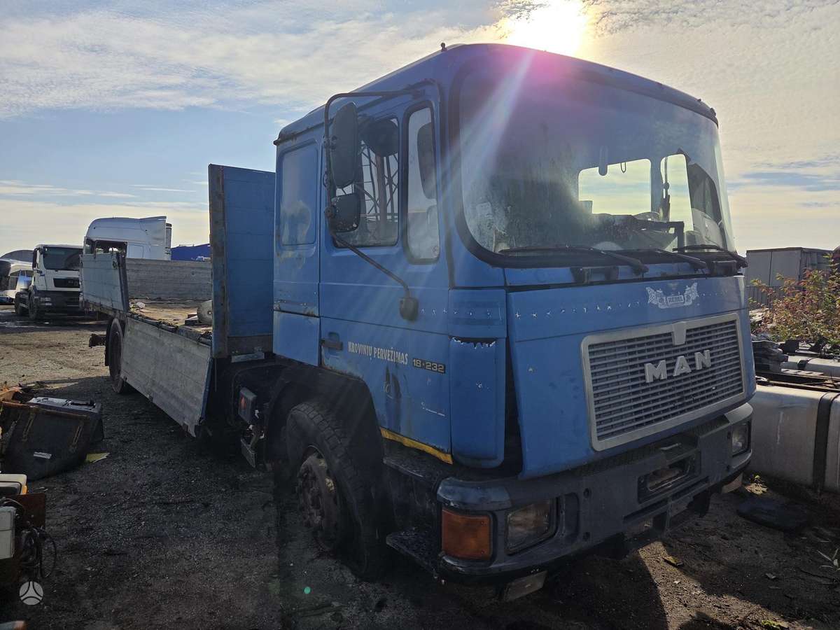 MAN 18.232, trucks
