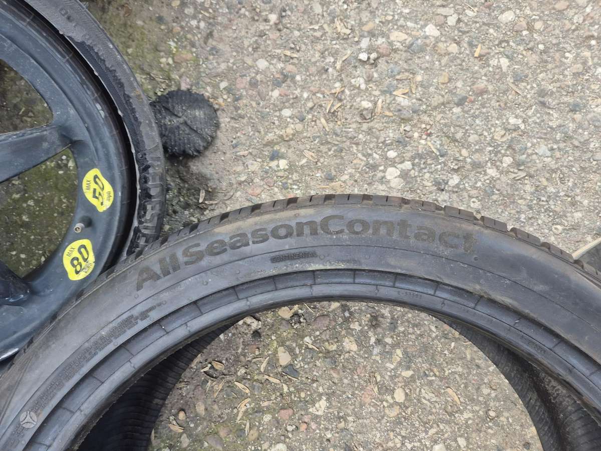 Continental, universalios 255/40 R20