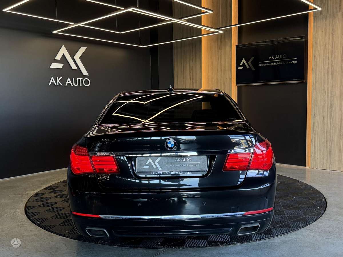 BMW 740, 3.0 l., Седан