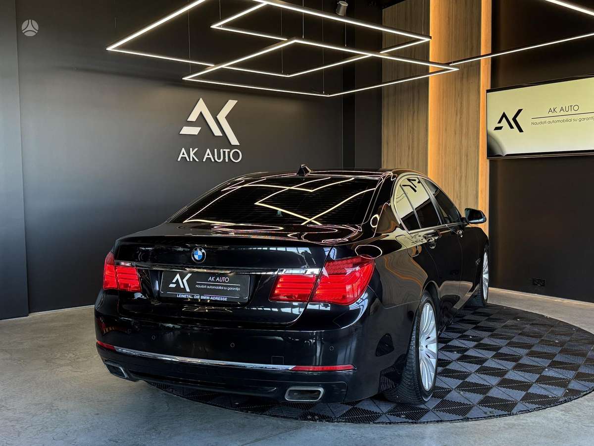BMW 740, 3.0 l., Седан