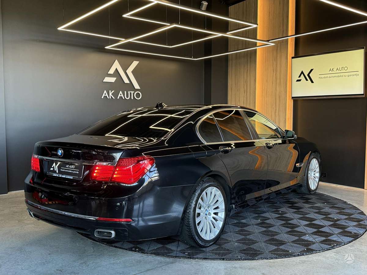 BMW 740, 3.0 l., Седан