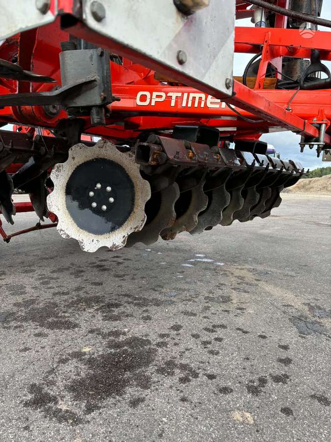Kuhn Optimer7502R, scrapers, scrubbers