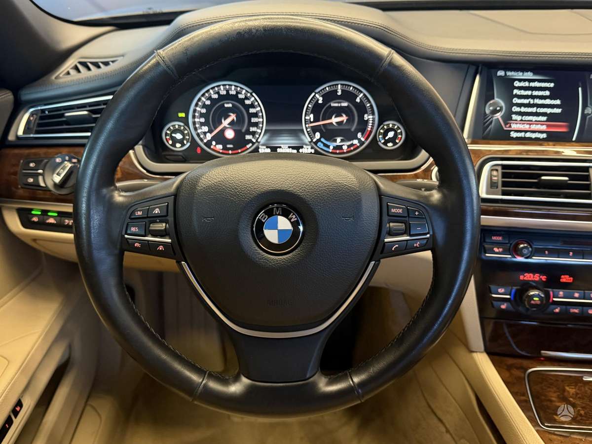 BMW 740, 3.0 l., Седан