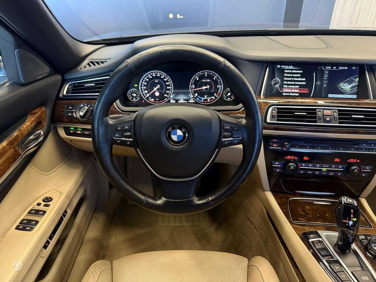 BMW 740, 3.0 l., Седан