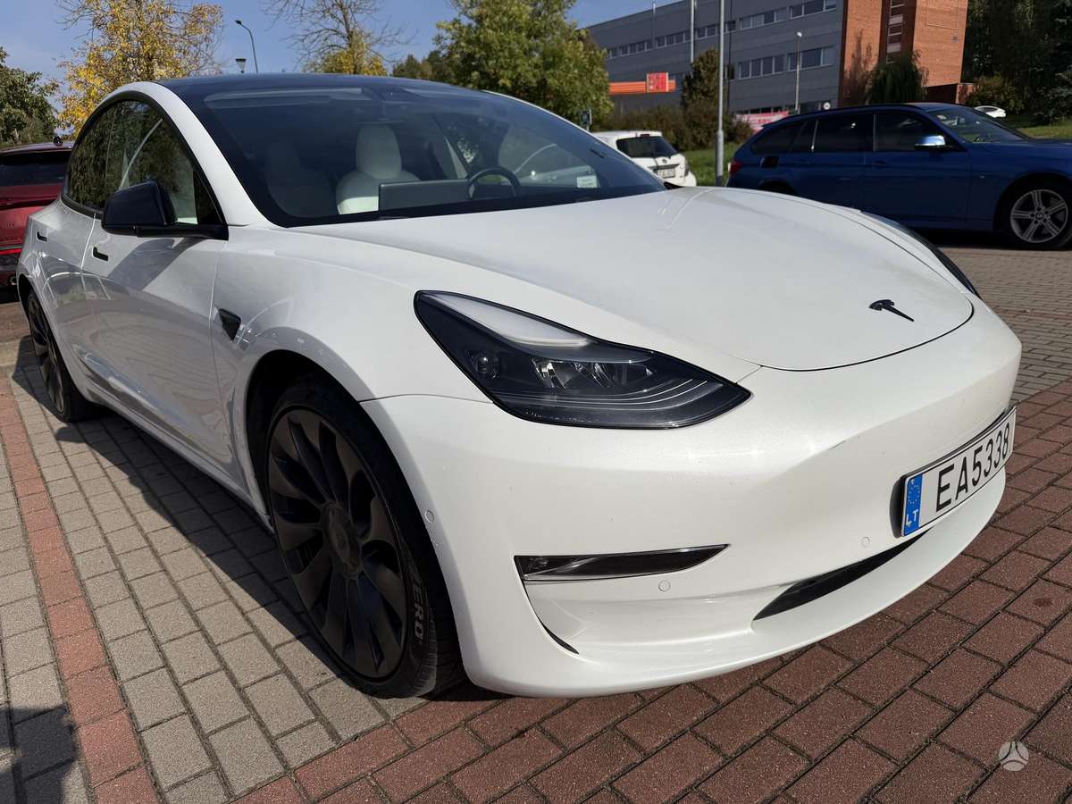 Tesla Model 3, saloon / sedan