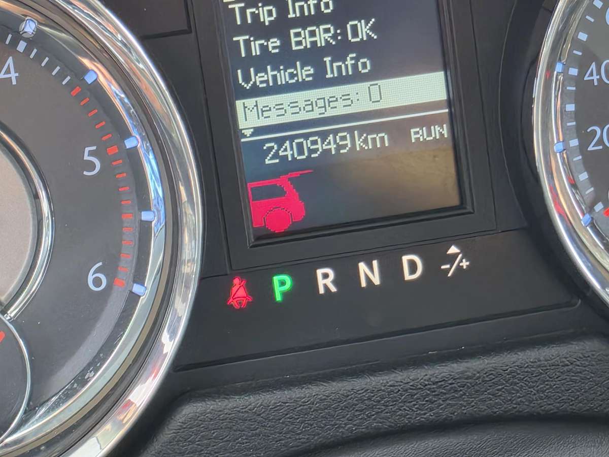 Lancia Voyager 2013 — photo 10