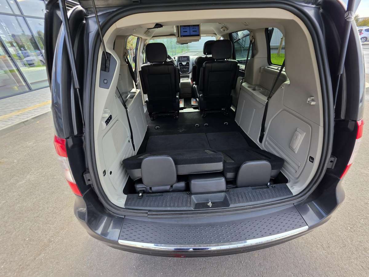 Lancia Voyager, 2.8 l., Минивэн
