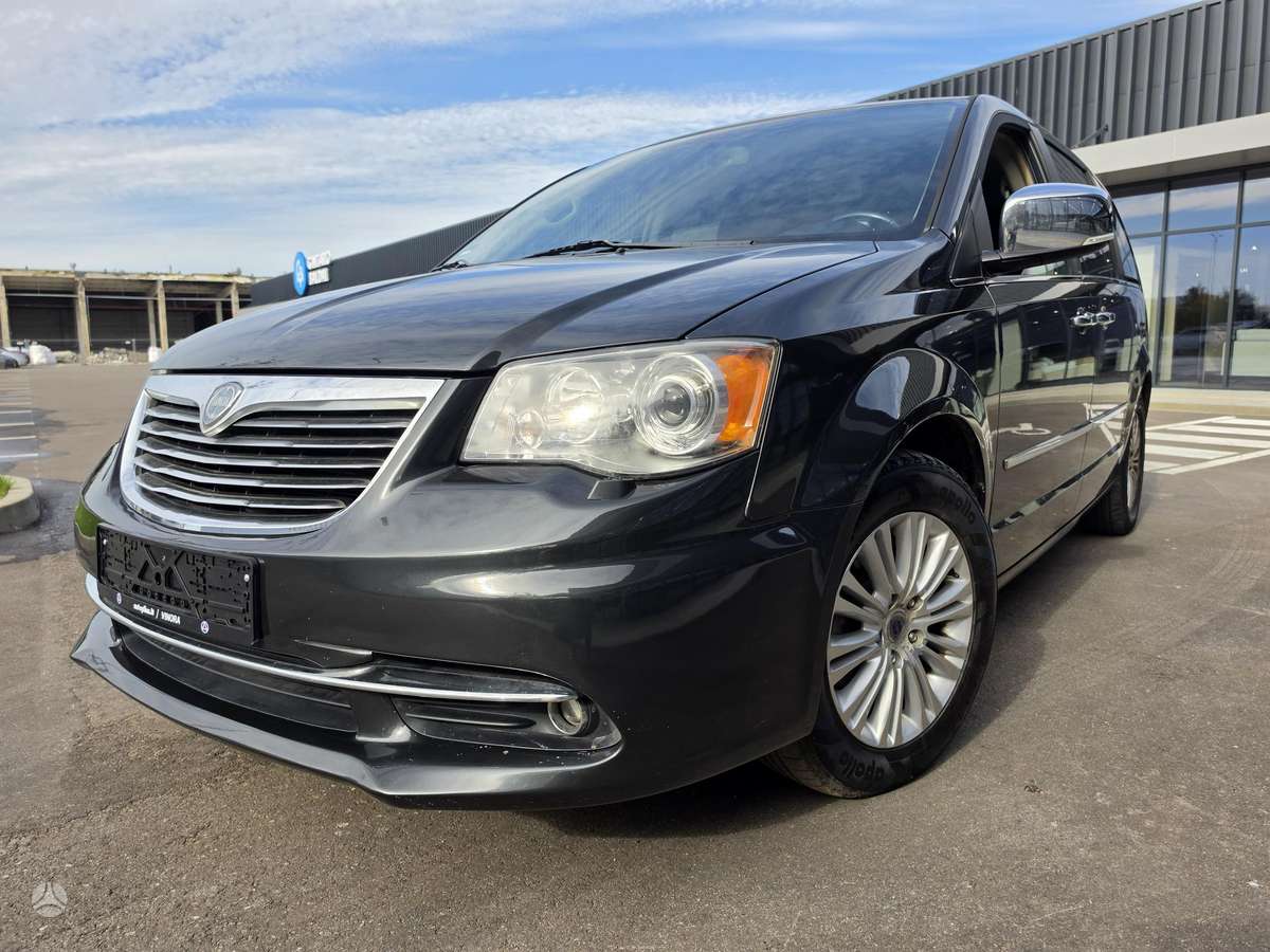 Lancia Voyager 2013 — photo 39