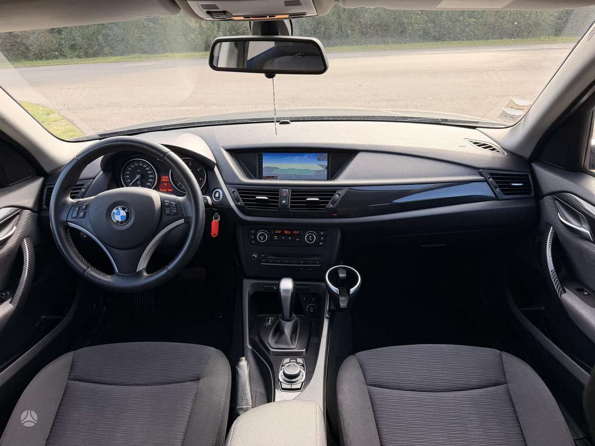 BMW X1, 2.0 l., hatchback
