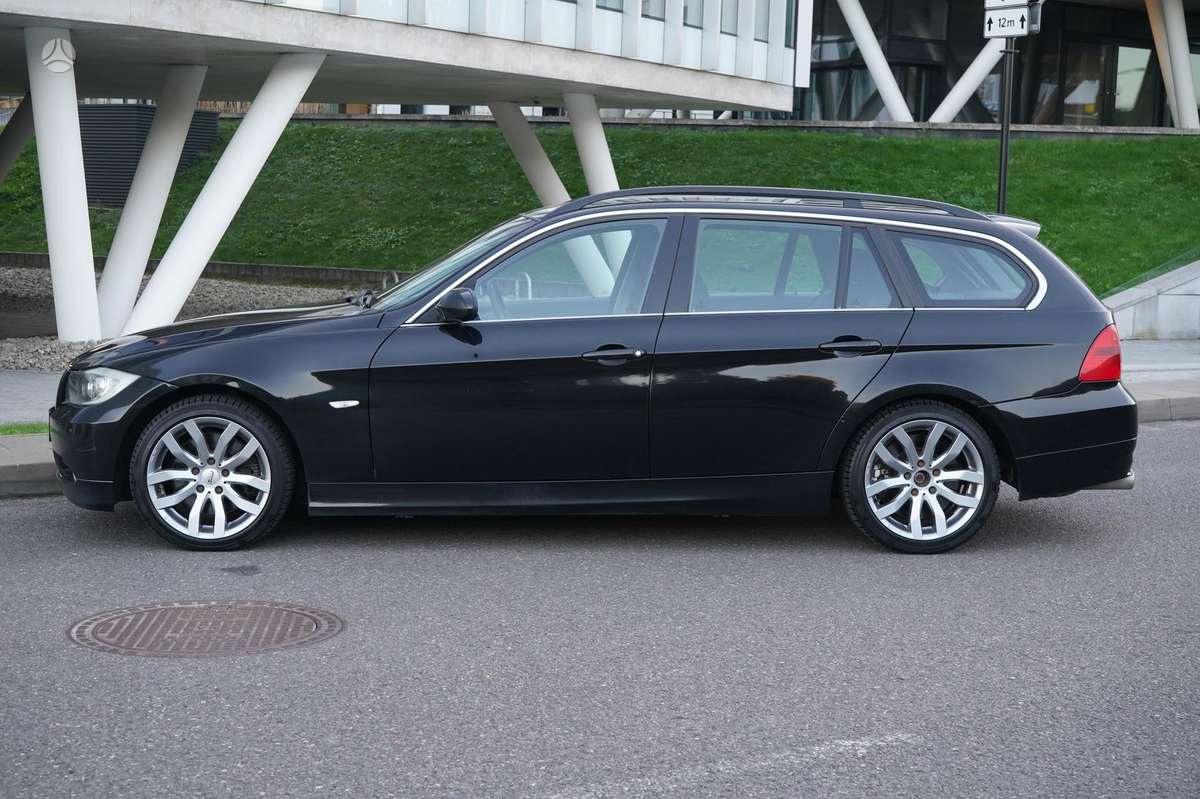 BMW 325, 3.0 l., wagon