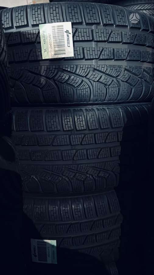 Pirelli, зимние 235/45 R18