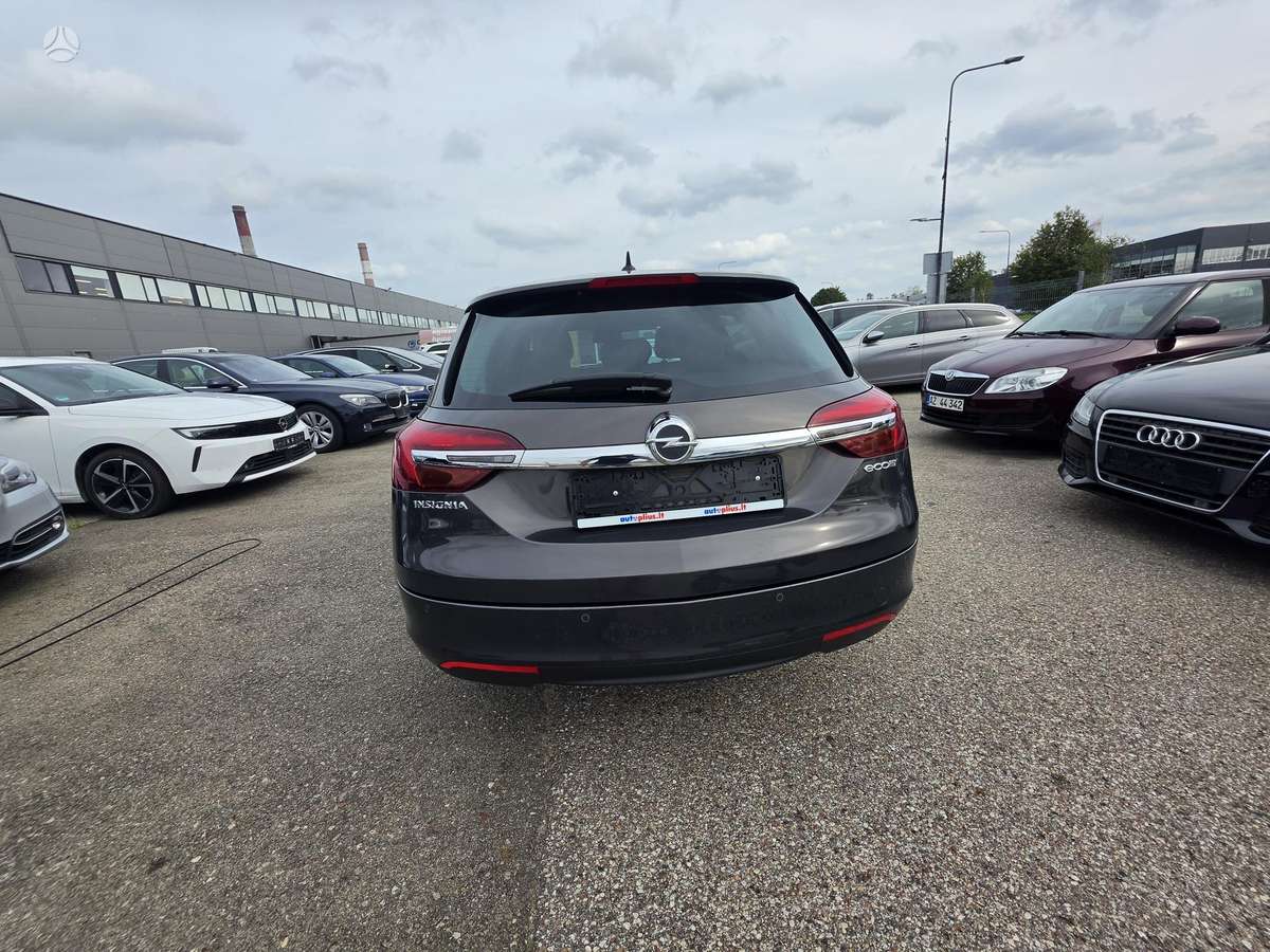 Opel Insignia 2013 — photo 16