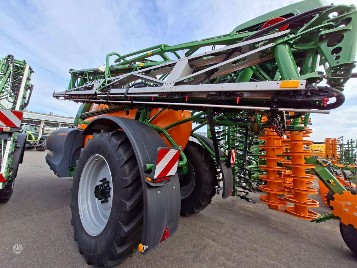 Amazone UX 7601 Super, sprayers