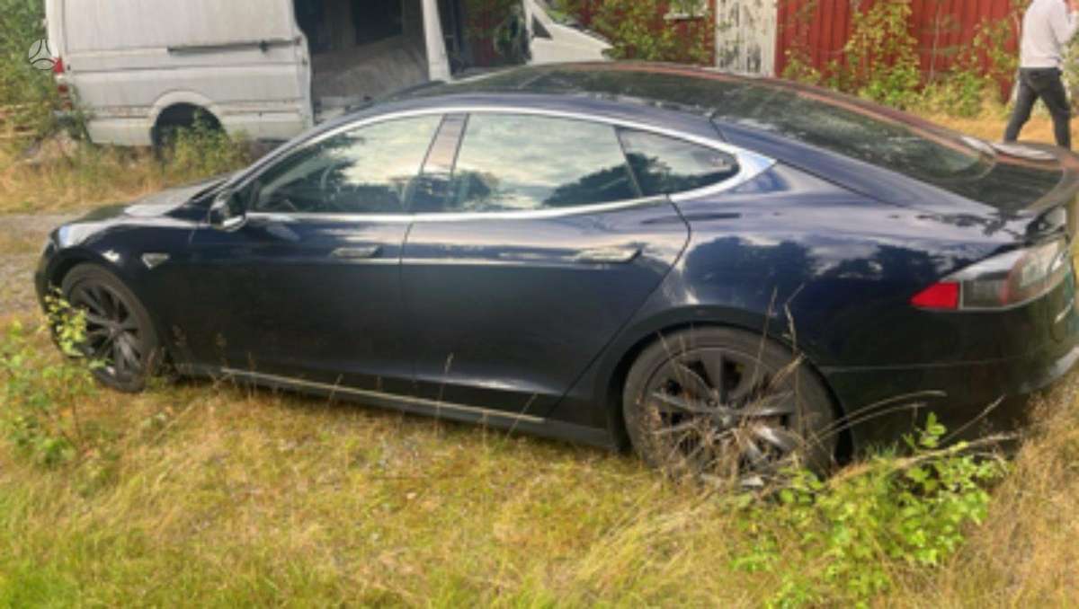 Tesla Model S 85p