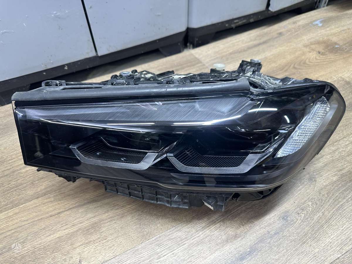 BMW 5 serija žibintai