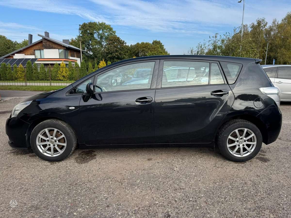 Toyota Verso, 2.0 l., Минивэн