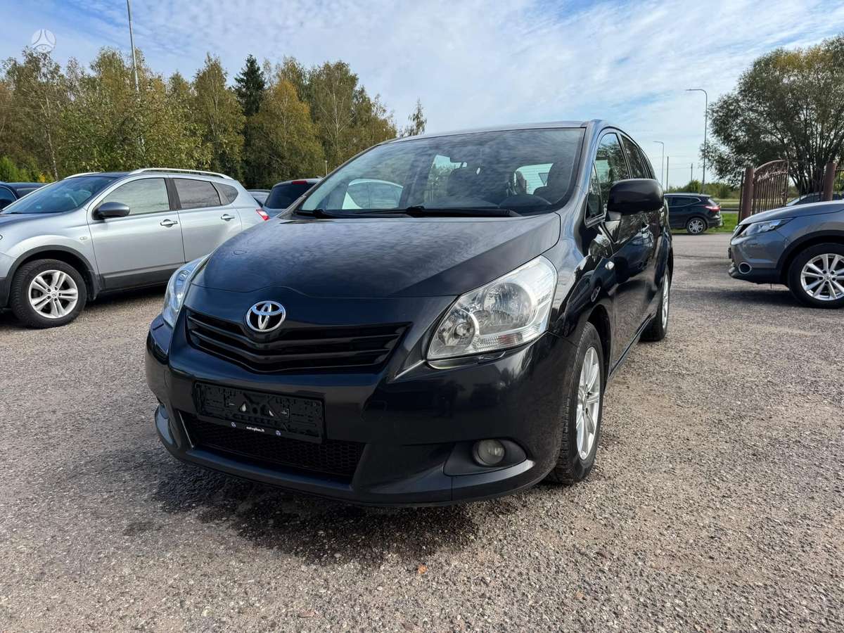 Toyota Verso, 2.0 l., mpv / minivan