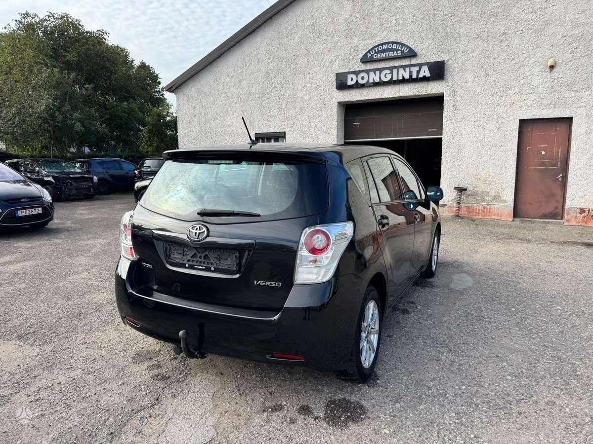 Toyota Verso, 2.0 l., Минивэн