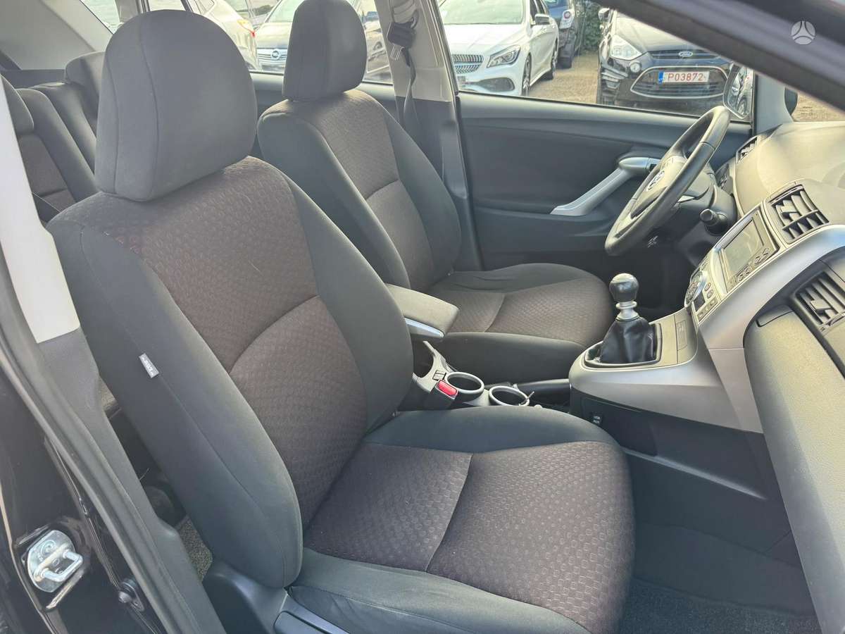 Toyota Verso, 2.0 l., Минивэн
