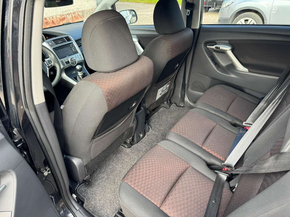 Toyota Verso, 2.0 l., mpv / minivan