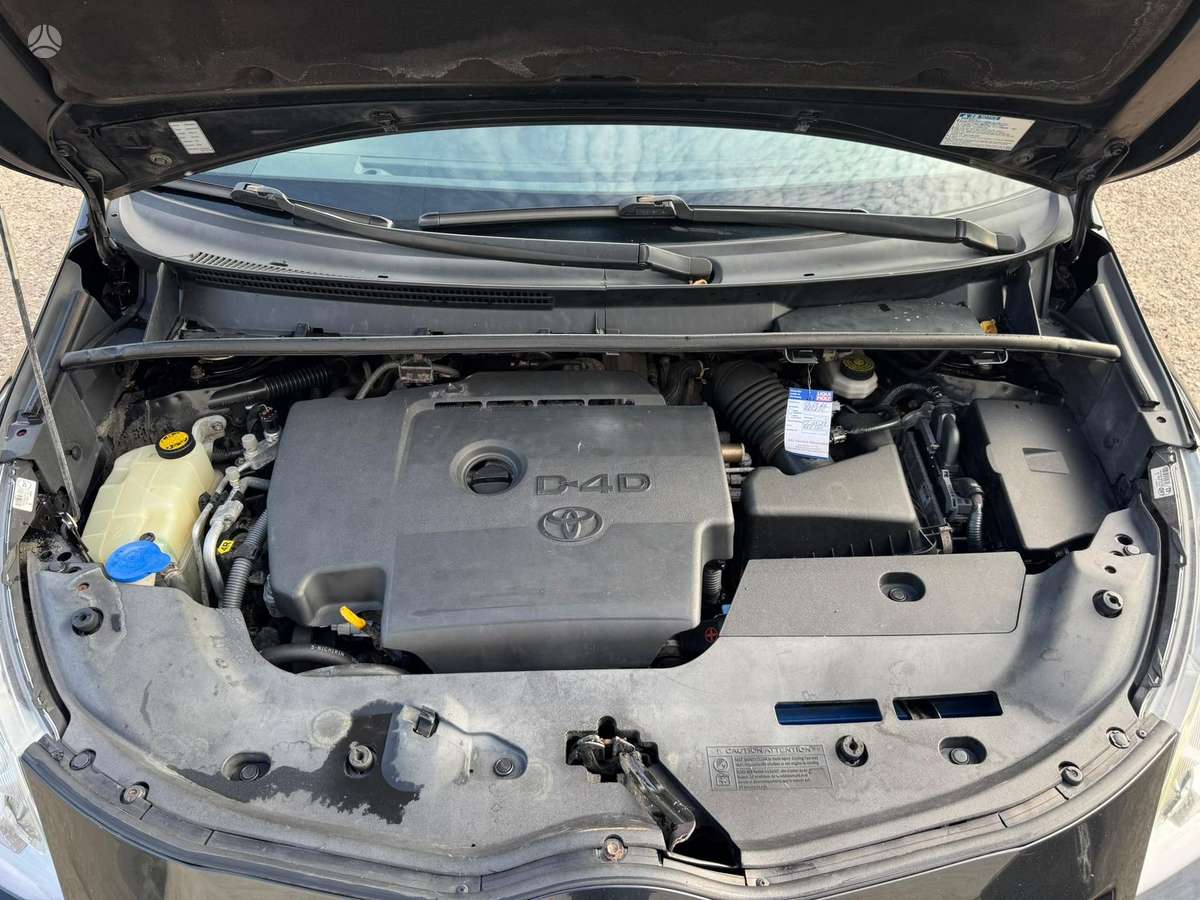 Toyota Verso, 2.0 l., Минивэн
