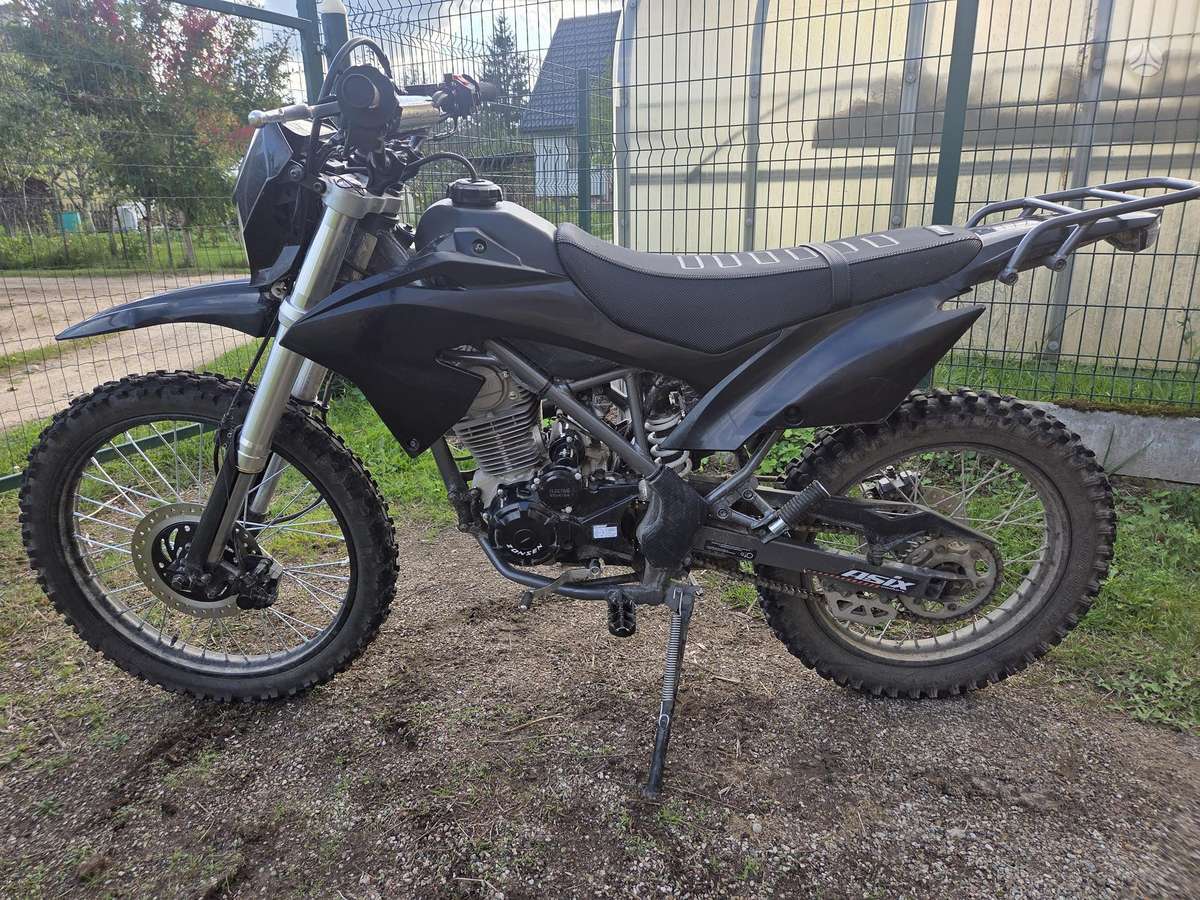 Asix Defender 250cc, motocross
