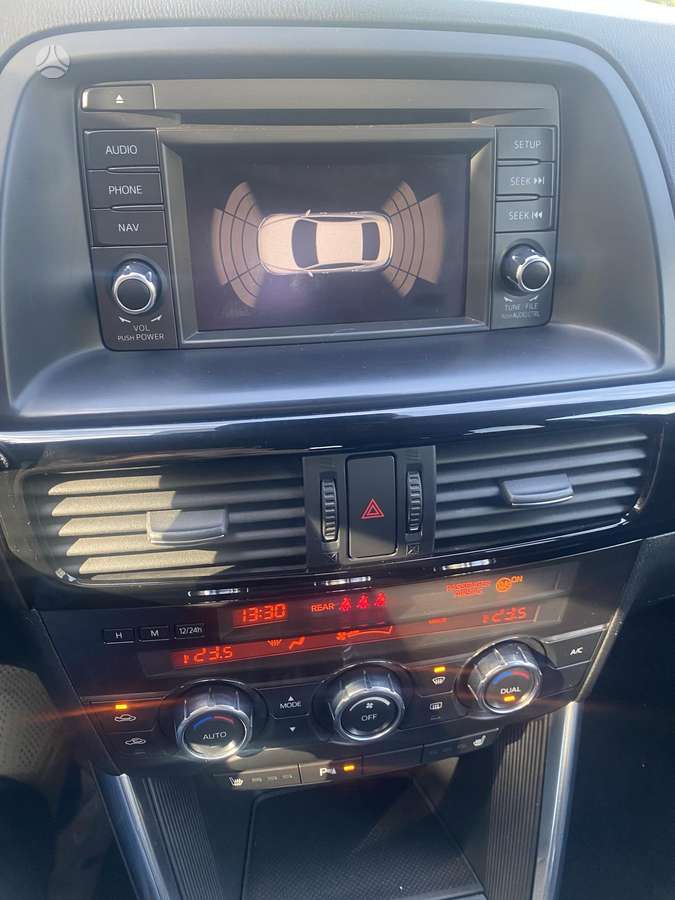 Mazda CX-5, 2.2 l., off-road / crossover