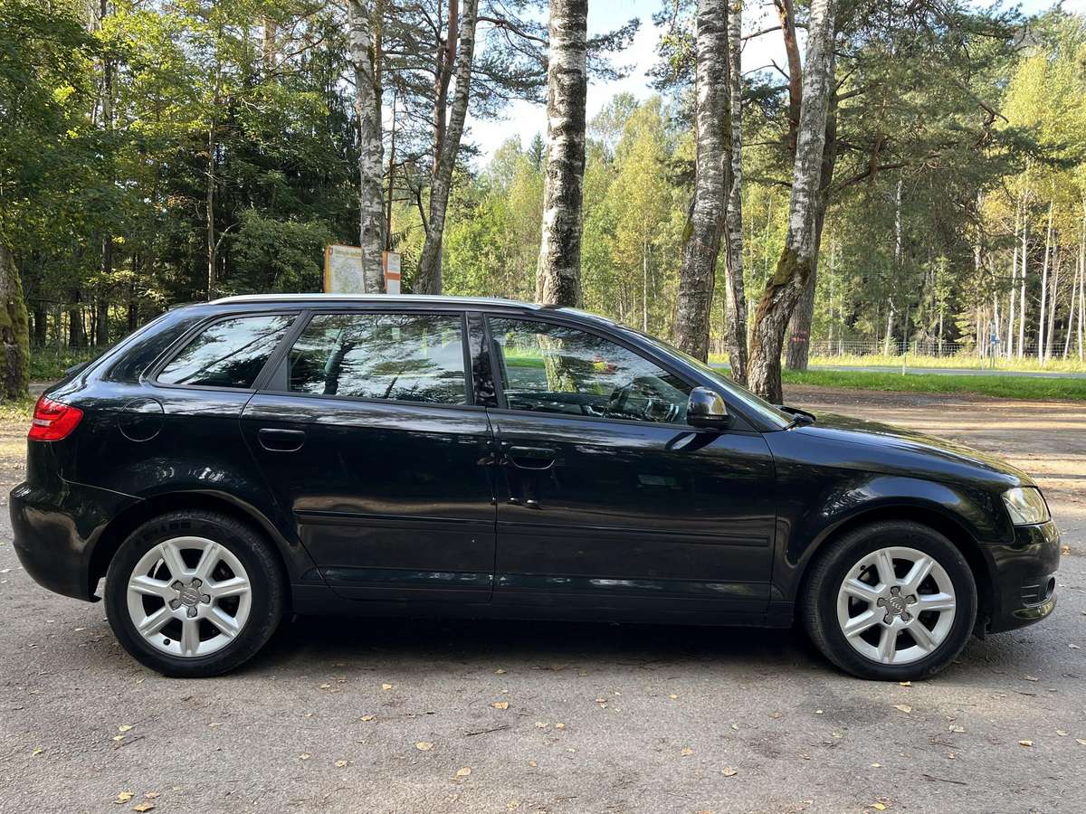 Audi A3, 1.6 l., hatchback