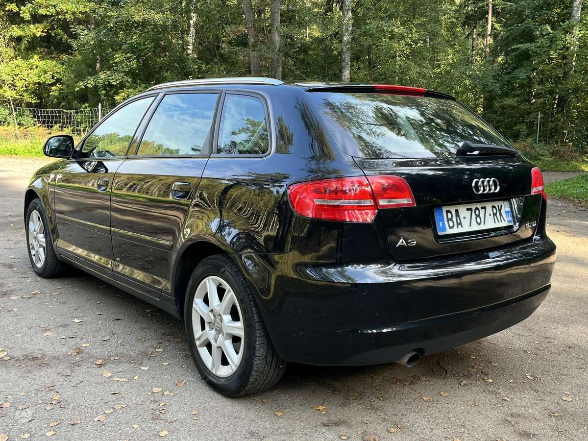 Audi A3, 1.6 l., hatchback